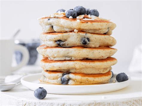 Vegan Fluffy Blueberry Pancakes