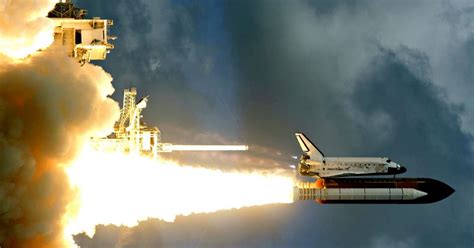 Free Widescreen Wallpapers Space Shuttle Discovery