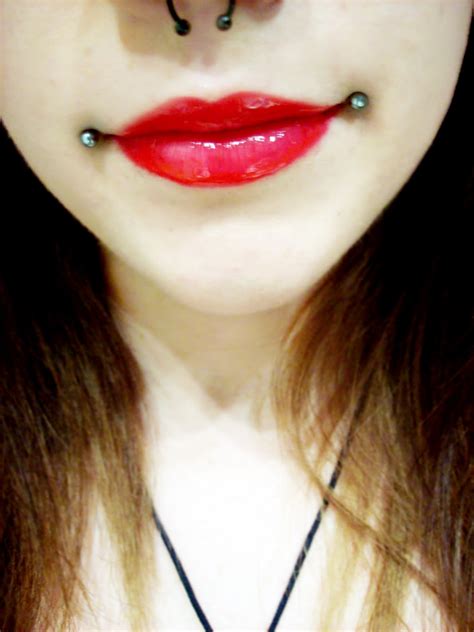 Side lip, labret, vertical labret, ashley, and horizontal labret. Piercing en el Labio - Imágenes, Tipos, Colocación y ...