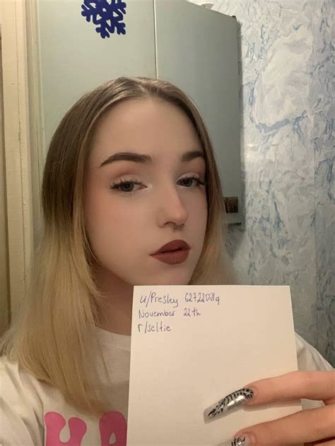 18f Hello I Want To Get Verified 😊 Rselfie