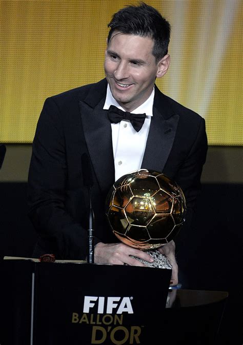 Лионе́ль андре́с ме́сси куччитти́ни (исп. Celebrities' style: FIFA Ballon d'Or 2015 Winner Lionel Messi