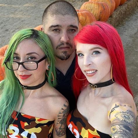 Polyamorous Throuple Hunt For Like Minded Sexy Women To Spend