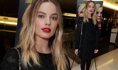 Margot Robbie Flaunts Her Slim Physique At Bombshell Screening In La Daily Mail Online