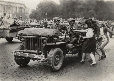 World War Ii Liberation Of Paris Arrival Of American Troops In Paris