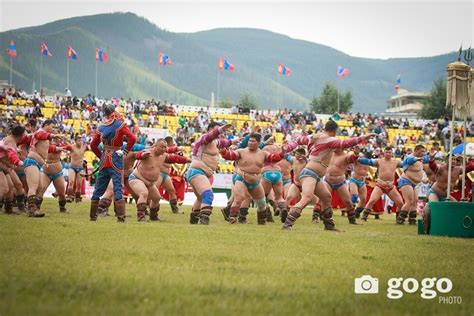 Монгол бахархлын өдөрт зориулсан 128 бөхийн барилдаан эхэллээ
