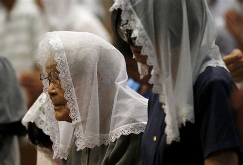 Why Do Some Women Wear Chapel Veils