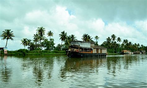 Top 5 Backwaters Of Kerala Attractive Tourist Destination Prefertrip