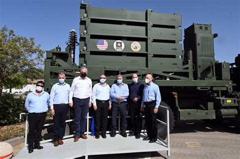Israel's 'iron dome' air defence system: Israël heeft de eerste Iron Dome installatie aan Amerika ...