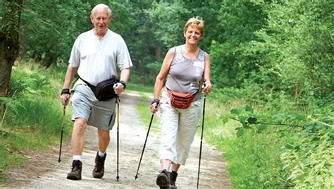 Ejercicios De Equilibrio Para Adultos Mayores Couple Hiking Keep Fit