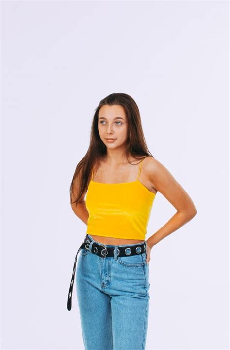 Emma Chamberlain Sick Clothes Clothes For Women Emma Chamberlain Outfits 90s Fashion Fashion