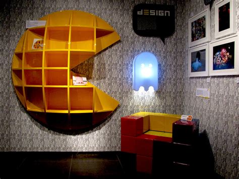 Pac Man Shelf And Tetris Seat Musée Du Jeu Vidéo Grande A Flickr