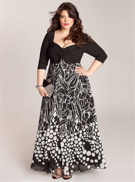 Black Lace Short Sleeve Maxi Dress for Big Size Women with Long Curly