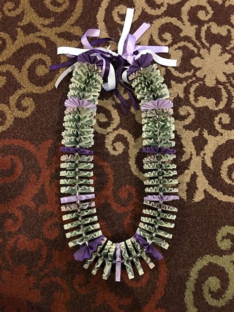 In this video, i will be showing you how to make 6 simple money leis using one fold. Money lei | Graduation diy, Money lei diy, Graduation money