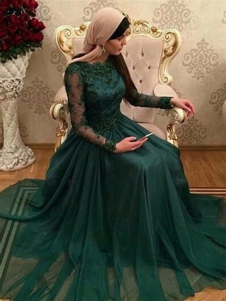 Emerald Green Floor Length Long Sleeve A Line Lace Bodice Prom Dress