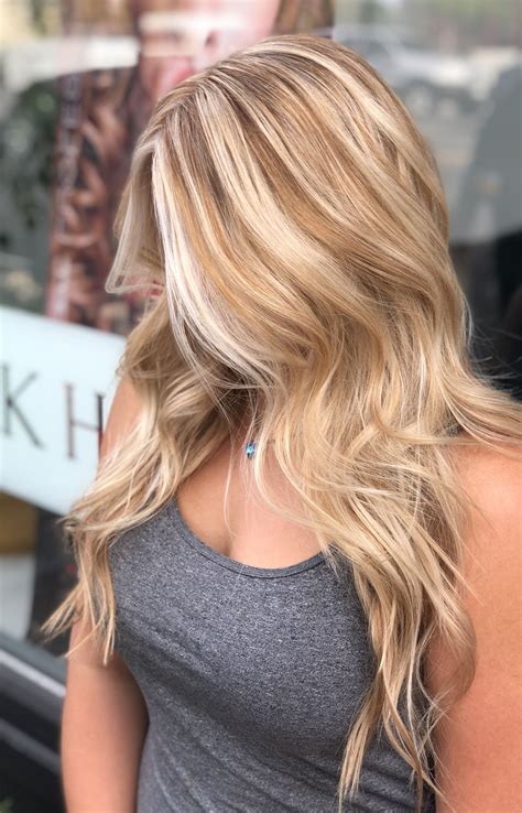 Enhance the beauty of your stylish long locks with these chic blonde hair highlights. Ice blonde money piece @hair_soigne - Ice blonde ...