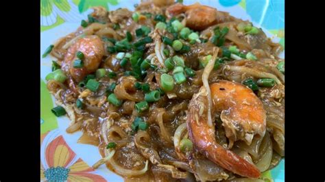 The controversial char kway teow, a cuisine that is a national pride for malaysians and singaporeans. Resepi char kuey teow sedap - YouTube