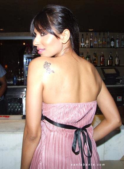 Actress Backless Photos Gallery From Bollywood Tollywood