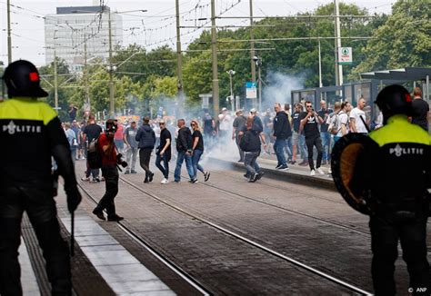 Nog 10 Tot 15 Mensen Vast Na Demonstratie In Den Haag Nieuwsnl