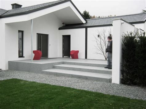 Because once you choose granite, you've maxed out your pattern quota for the kitchen. Fürstensteiner Granit im Garten | Kusser Granitwerke
