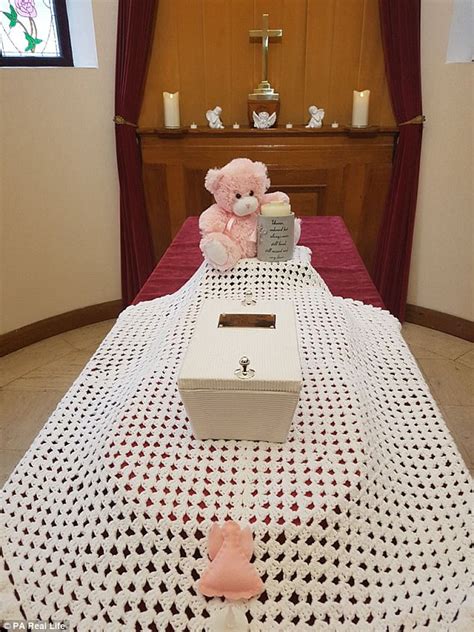 Mother Holds Funeral For Baby She Miscarried At 14 Weeks Daily Mail