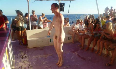 Straight Guy Naked On A Boat In Front Of The Girls Spycamfromguys