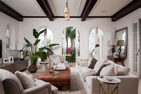You can find it on the internet, on tv, in real … while looking for mediterranean homes, it's important to take into consideration what the inside of the home will look like. Mediterranean-Style living room design ideas