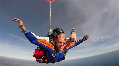 Skydiver Has A Terrible Experience With Malfunction Parachute Youtube