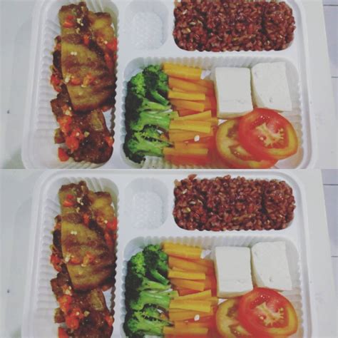 Untuk menambahkan cita rasa, anda bisa menambahkan selai atau bahan toping lainnya yang sehat. Rekomendasi Jasa Catering Sehat Untuk Diet dan Diabetes di ...