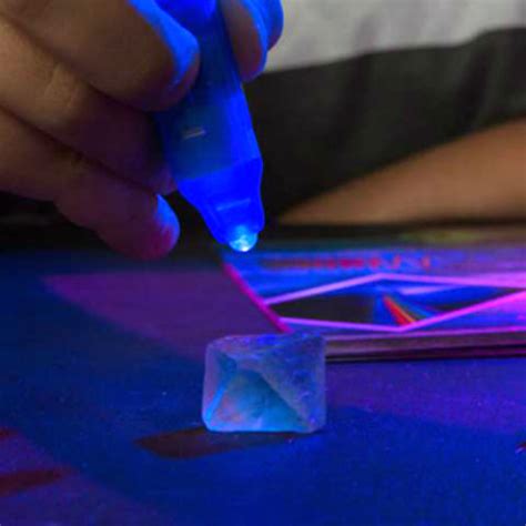 Glow Rocks Fluorescent Mineral Science Kit Smart Kids Toys