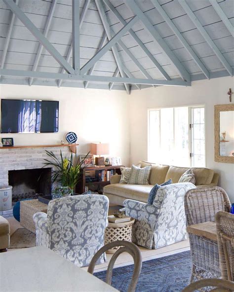 Blue Painted Ceiling In This Beach Cottage Interior Design Interior