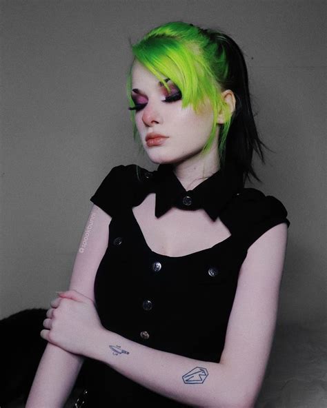 Bunni Lynn 🦄 On Instagram Kinda Rlly Missing Green Hair Ngl 💚