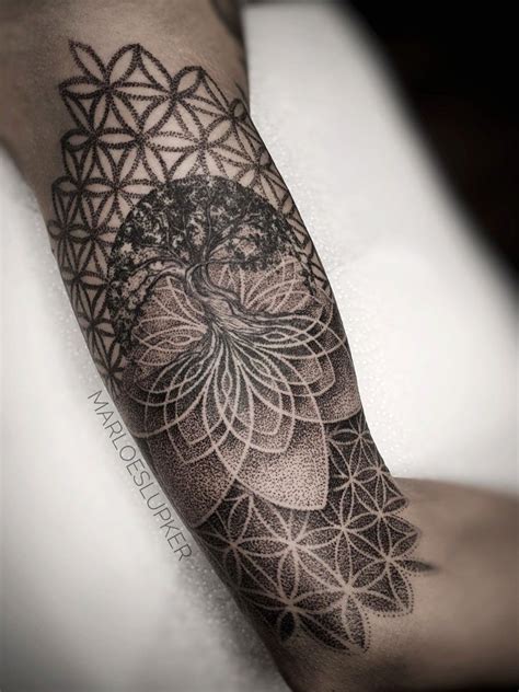 The tulip flower also turns its head in the direction of sunlight. Tree of life / Flower of life #treeoflife #floweroflife # ...