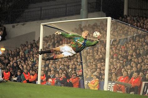 Peter schmeichel is an absolute legend. Post a picture which best sums up a United player : reddevils