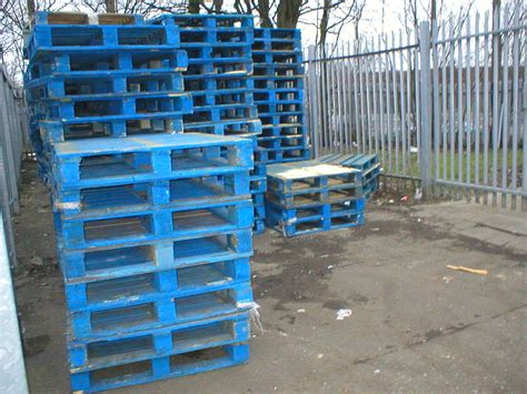 Pallets Im Sure We All Have Seen These Famous Blue Pallet Flickr