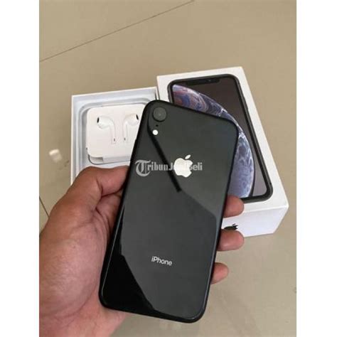 The phone powered by the new apple a12 bionic chipset paired with 3gb of ram and 64gb, 128gb and 256gb memory option. HP Apple iPhone XR 64GB Bekas Inter Mulus Nominus Harga ...