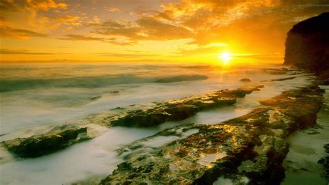 Ultra hd 4k wallpapers for desktop, laptop, apple, android mobile phones, tablets in high quality hd, 4k uhd, 5k, 8k uhd resolutions for free download. Natte rotsen op het strand | HD Wallpapers