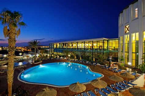It provides its guests with every facility that you could think of so that they can enjoy relaxation and wellbeing during their holiday in lanzarote. Sandos Papagayo Beach Resort - Playa Blanca Hotels in ...