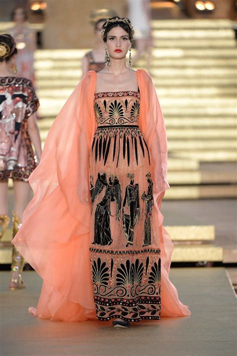 Dolce Gabbana Haute Couture Automne Hiver 2019 2020 Défilé Vogue