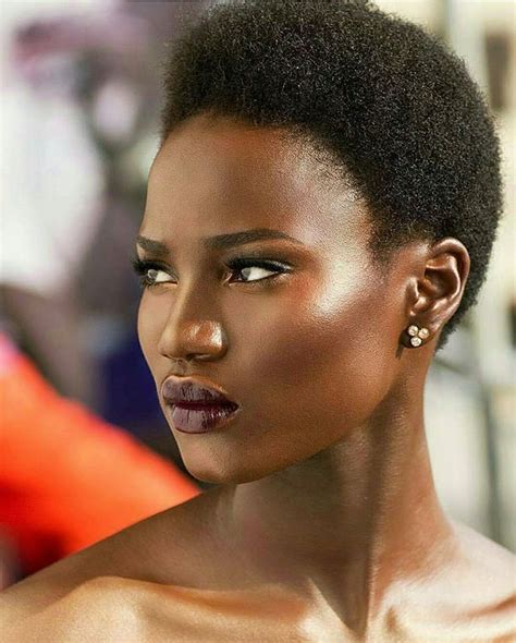 Die Besten 25 Short Afro Styles Ideen Auf Pinterest Kurzer Afro Kurze Lockige Afro Und Kurze