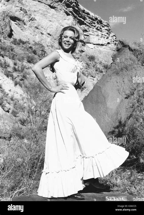 Honor Blackman Hi Res Stock Photography And Images Alamy