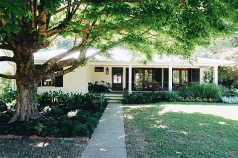 A Mid Century Ranch House Gets A Major Renovation In Mississippi
