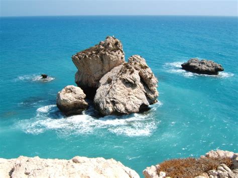 La Plage D Aphrodite Avis De Voyageurs Sur Aphrodite S Rock Kouklia Tripadvisor