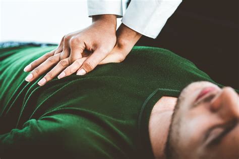 Santé Massage Cardiaque Quelles Sont Les 11 étapes à Connaitre