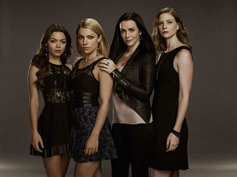 The Vampire Diaries Nora Mary Louise Lily And Valerie Season 7 Official Portrait The Vampire