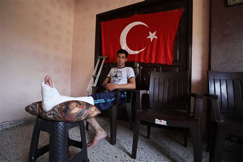 Israel Targets Gaza Man Carrying Turkish Flag Altahrir News Of Islam
