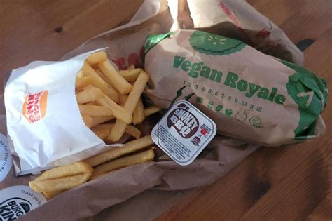 I Tried Burger Kings New Vegan Royale Bakon King Burger And Was Pleasantly Surprised Corey