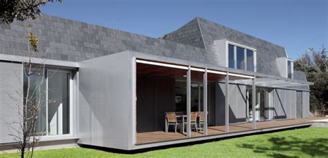 Con 320 m2 distribuidos en 2 plantas, cuenta con 4 hab. CASA (H+I) - VIVIENDA UNIFAMILIAR EN EL ESCORIAL, MADRID.