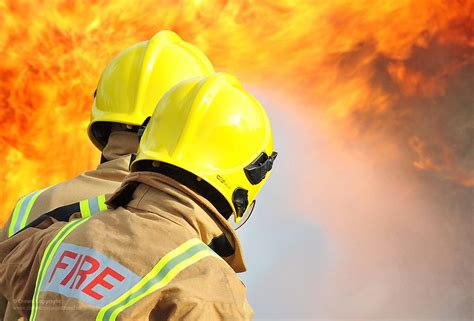 Royal Navy Firefighters Tackling A Blaze Firemen From Hms Flickr