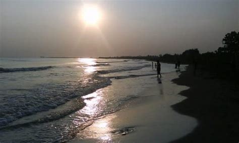 Wujudnya hanya berupa lahan berpasir di wisatawan memang tidak bisa terlalu leluasa bermain di pantai ngobaran. 10 Gambar Pantai Larangan Tegal, Rute Menuju Wisata, Lokasi Alamat + Keindahan di Sekitar ...