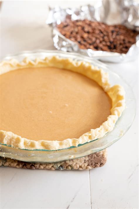 This pumpkin pie from scratch is quick and easy, perfect for thanksgiving or the holidays! Homemade Pumpkin Pie | Recipe | Homemade pumpkin pie ...